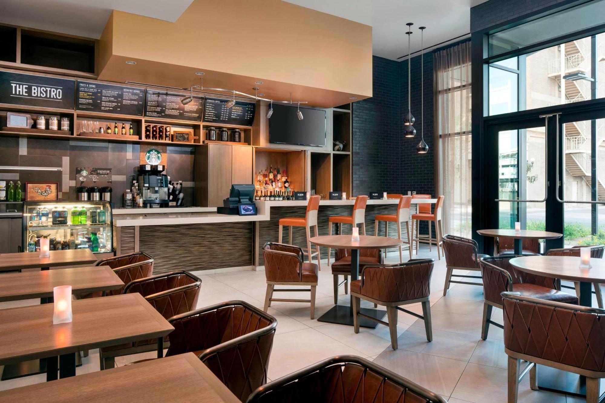 Courtyard By Marriott Phoenix Downtown Exterior foto
