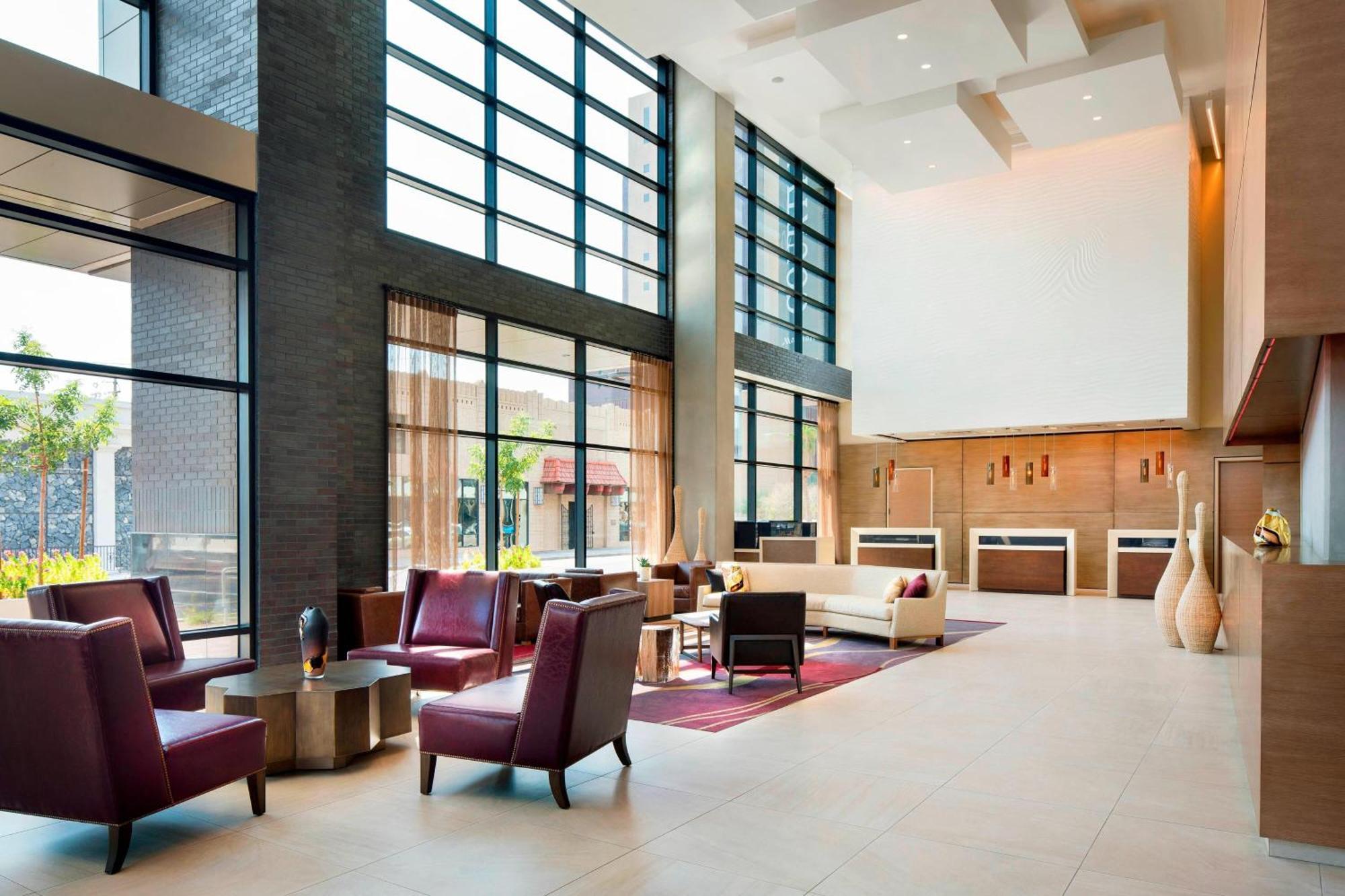 Courtyard By Marriott Phoenix Downtown Exterior foto